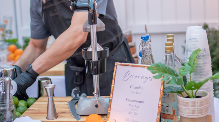 How to Throw a Memorable Beach Bash: Ideas for Your Mobile Bar Setup